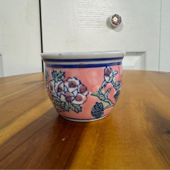 Vintage floral chinoiserie hand painted miniature planter - Picture 2 of 5